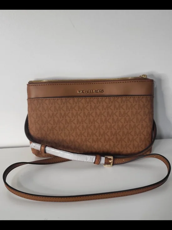 Michael Kors Women's Tan Leather Tote Bag - Picture 7 of 15